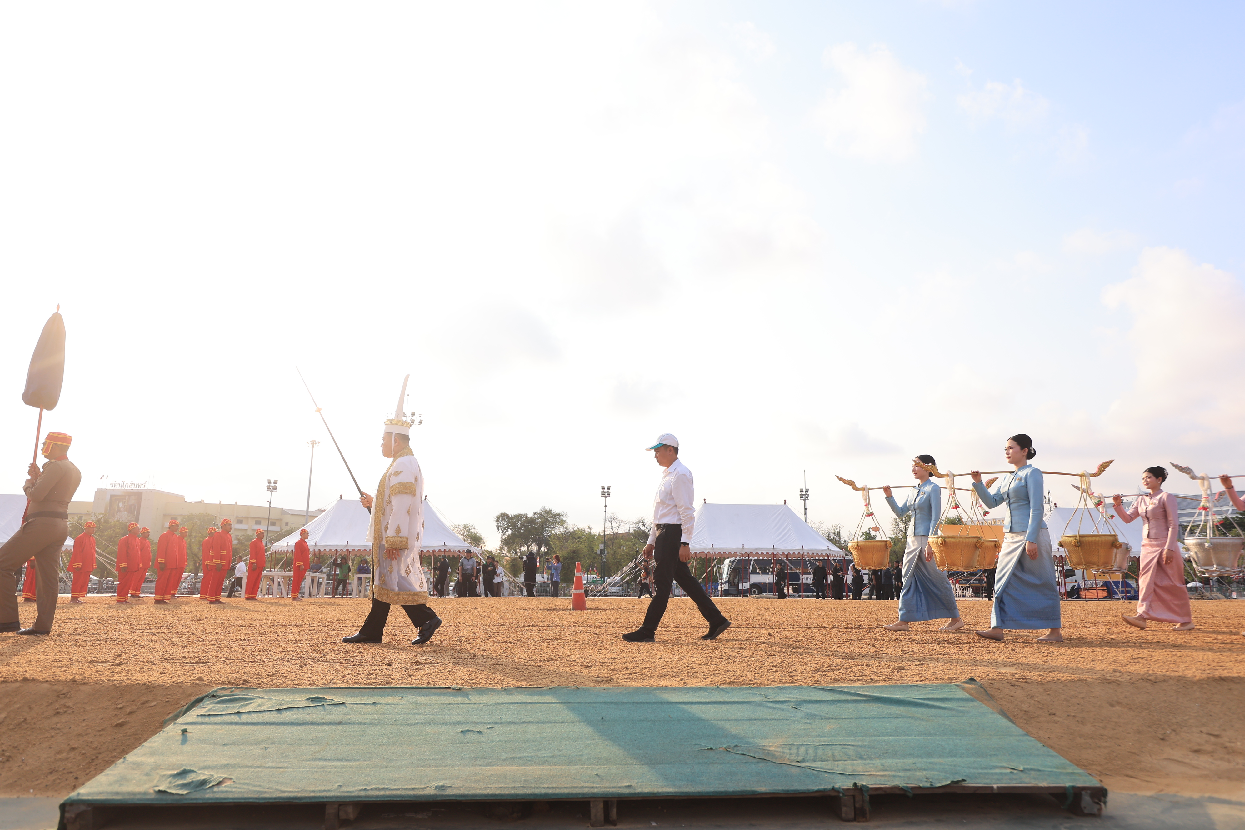 title - ส.ป.ก. ร่วมซ้อมใหญ่ ครั้งที่ 1 พระราชพิธีพืชมงคลจรดพระนังคัลแรกนาขวัญ ประจำปีพุทธศักราช 2569 